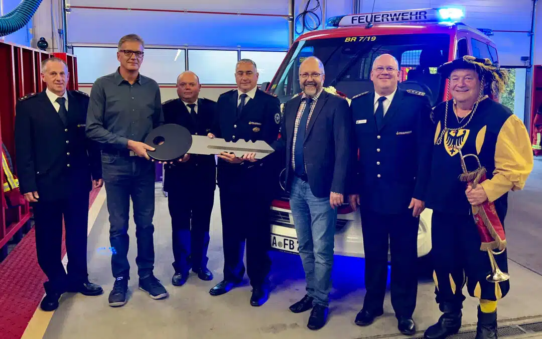 Feuerwehr Bruchsal Abteilung Heidelsheim feiert die Einweihung ihres neuesten Einsatzfahrzeugs: Mannschaftstransportwagen BR 7/19